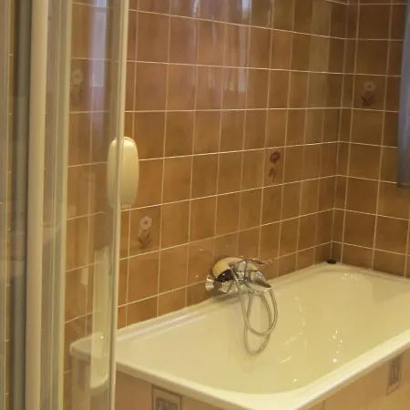 Дом отдыха Pleasant Cottage In The Heart Of A Farm In Activity Not Far From Vielsalm *