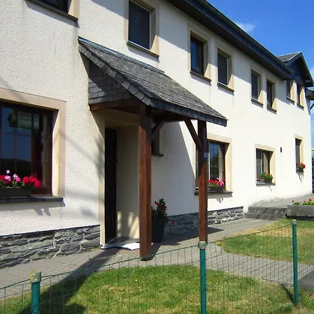 Дом отдыха Pleasant Cottage In The Heart Of A Farm In Activity Not Far From Vielsalm Вьельсальм