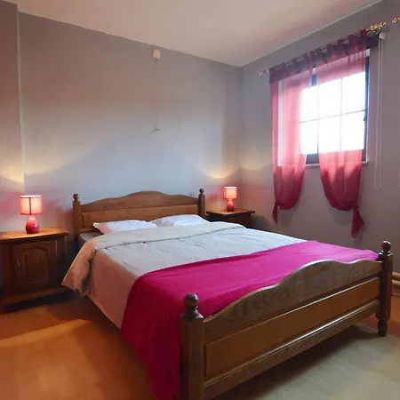 Pleasant Cottage In The Heart Of A Farm In Activity Not Far From Vielsalm *