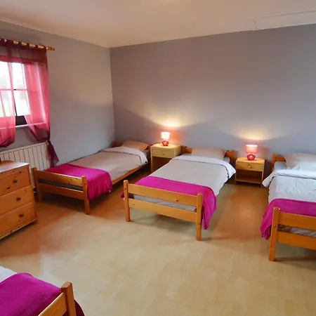 Дом отдыха Pleasant Cottage In The Heart Of A Farm In Activity Not Far From Vielsalm Вьельсальм